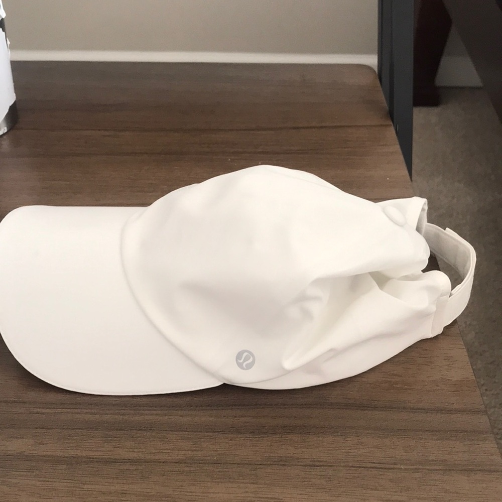 Lululemon white baseball cap. Worn once